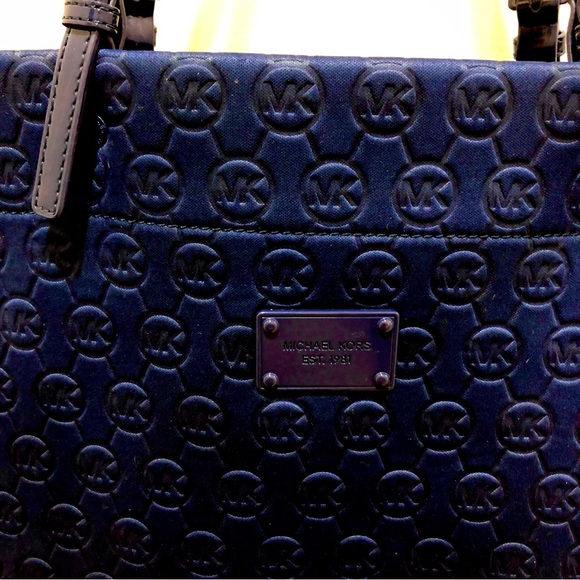 Michael Kors Neoprene & Patent Leather Tote Gently Used. Excellent Condition! - Picture 3 of 9